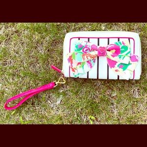Betsey Johnson clutch wallet wristlet with a bow